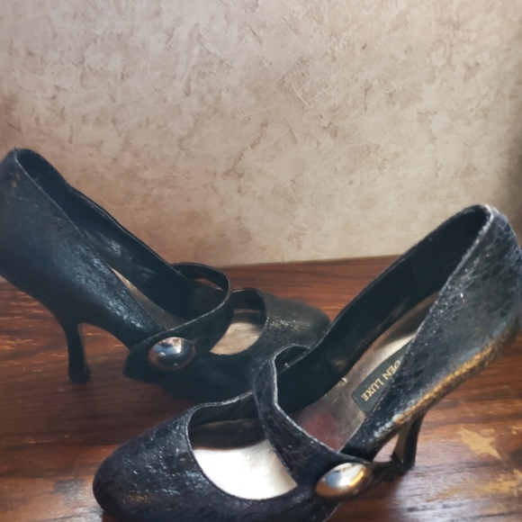 Steve Madden blk. Heels - Picture 3 of 7